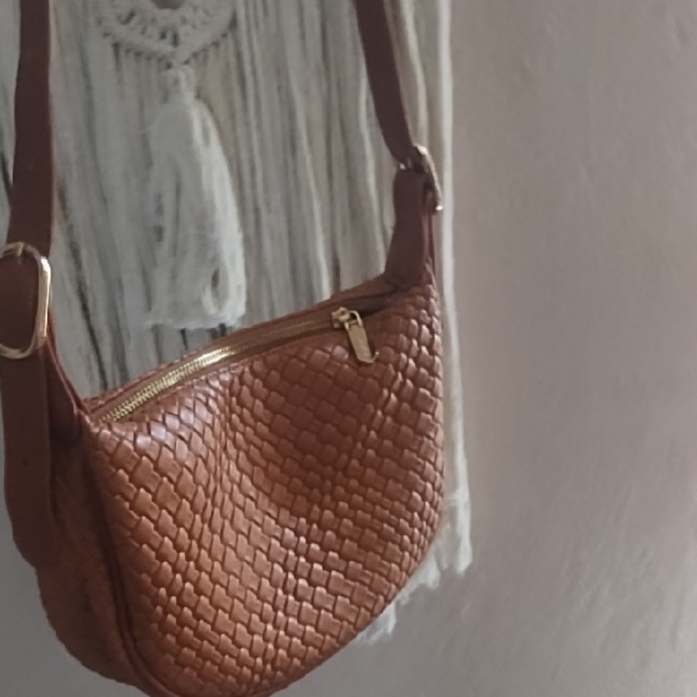 Chic Brown Woven Shoulder Bag